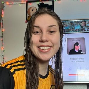 Meet your Posher, Vanessa